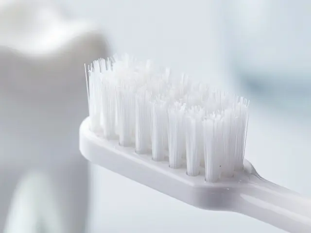Nejlepší zubní kartáčky pro prevenci mezizubního kazu: Jak vybrat ten pravý
